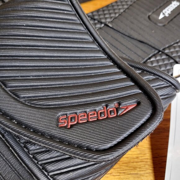 Speedo Men's Crossover Slide Sandals Size 12 Black/Red NEW - Picture 2 of 8